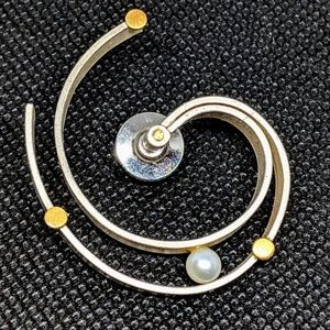 Vintage Modernist Sterling Spiral Pin with a Pearl